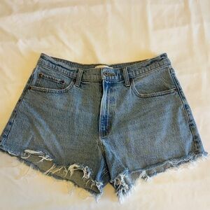 Abercrombie & Fitch 90s Relaxed Cutoff High Rise Curve Love Jean Shorts